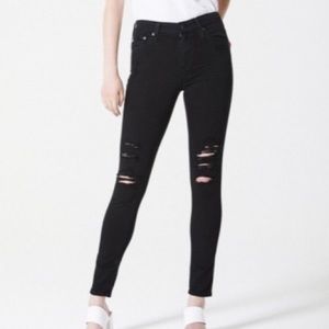 AG Farrah skinny ankle in distressed black